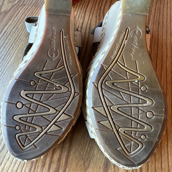 Earthies Sardina Sandals in Biscuit, size 6.5 - Picture 6 of 8